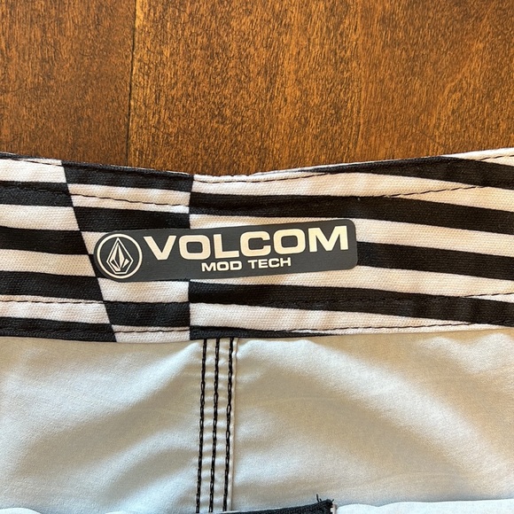 Volcom Mod Tech Grey Tonga Hawaiian Men’s Boardshorts/ Size 36/ Great Condition - Picture 4 of 4